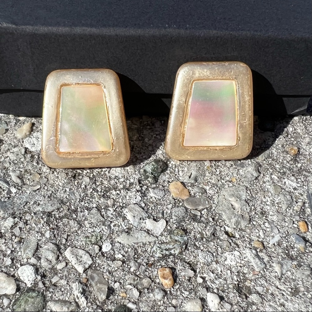 Vintage Pearlescent Clip Earrings er2